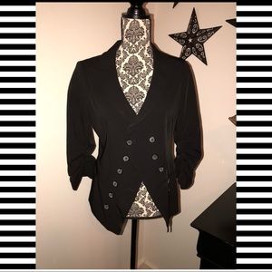 Super cute blazer!